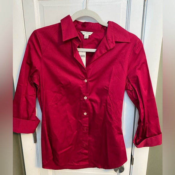 Tops - NWT Womens Banana Republic Deep Pink Button-up Shirt. SMALL.